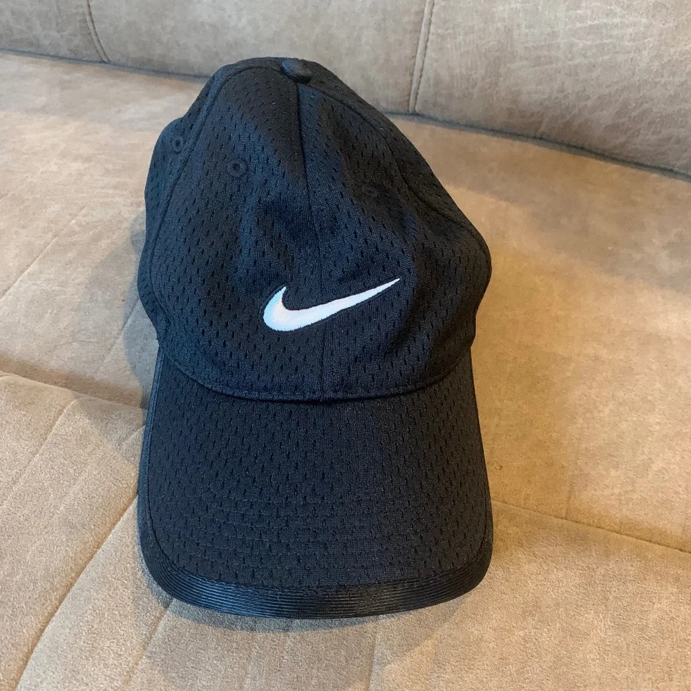 Nike Black/White Hat